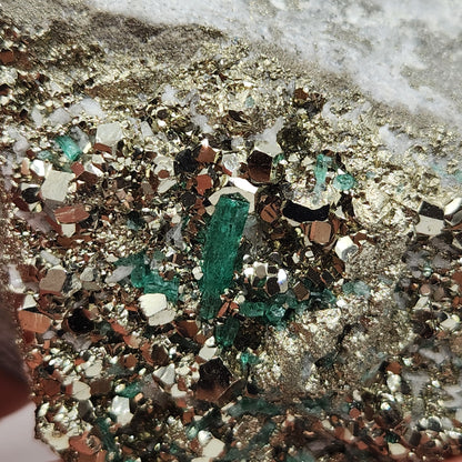 Especimen Esmeralda Colombiano, Muzo, Cuarzo, Macla, Pirita, Natural, Ganga Esmeralda, Cristal Esmeralda, Colombia
