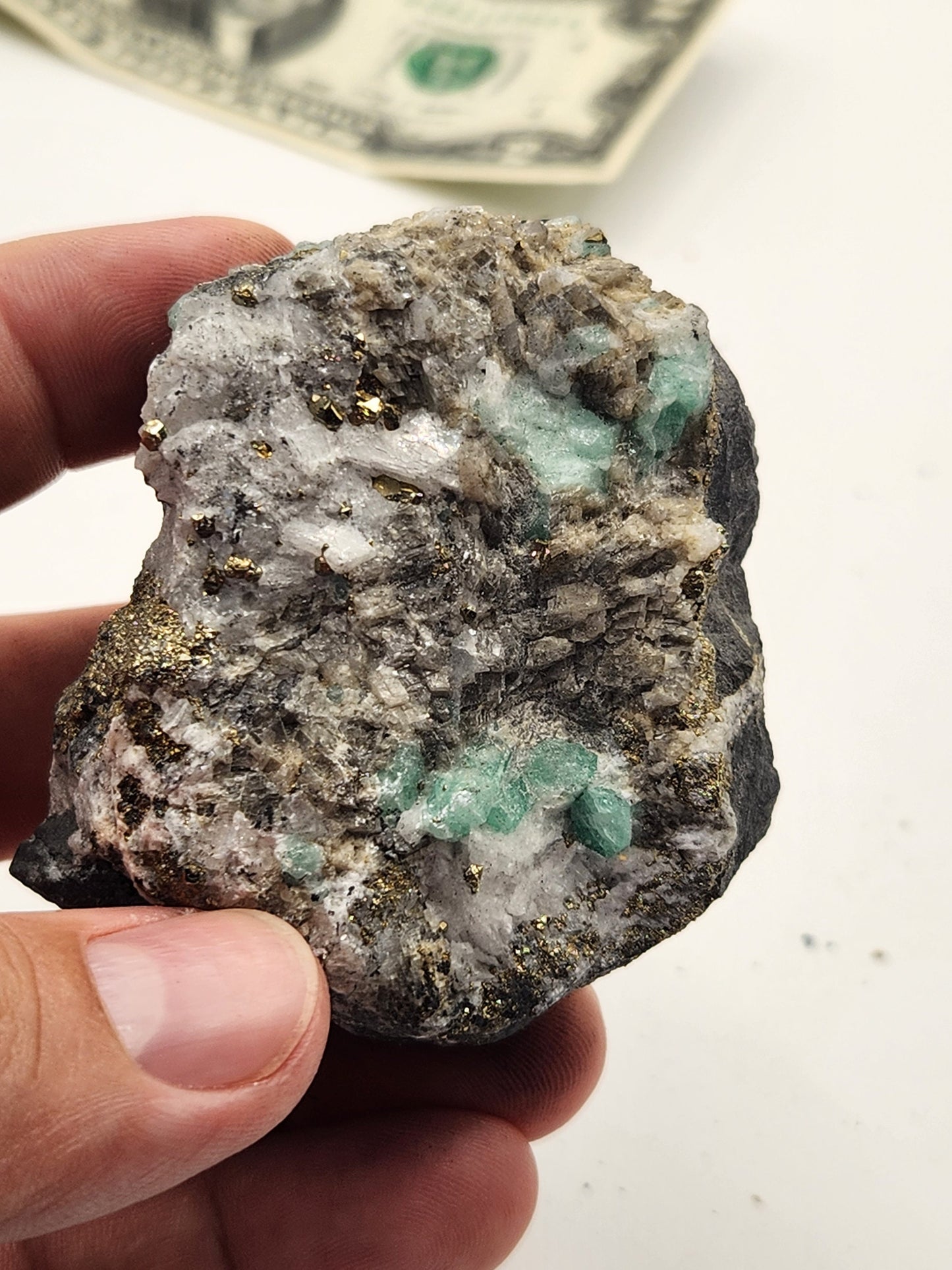 Especimen Esmeraldas Colombianas, Muzo, Cuarzo, Macla, Pirita, Natural, Ganga Esmeralda, Cristales Esmeralda, Colombia