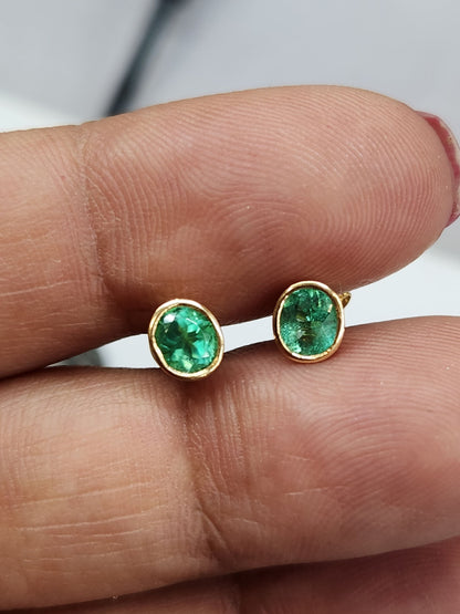 Handmade Colombian Emerald Earrings in 18 kt Yellow Gold, Vivid Green Natural Emerald, May Birthstone Jewelry, Unique Colombian accesories