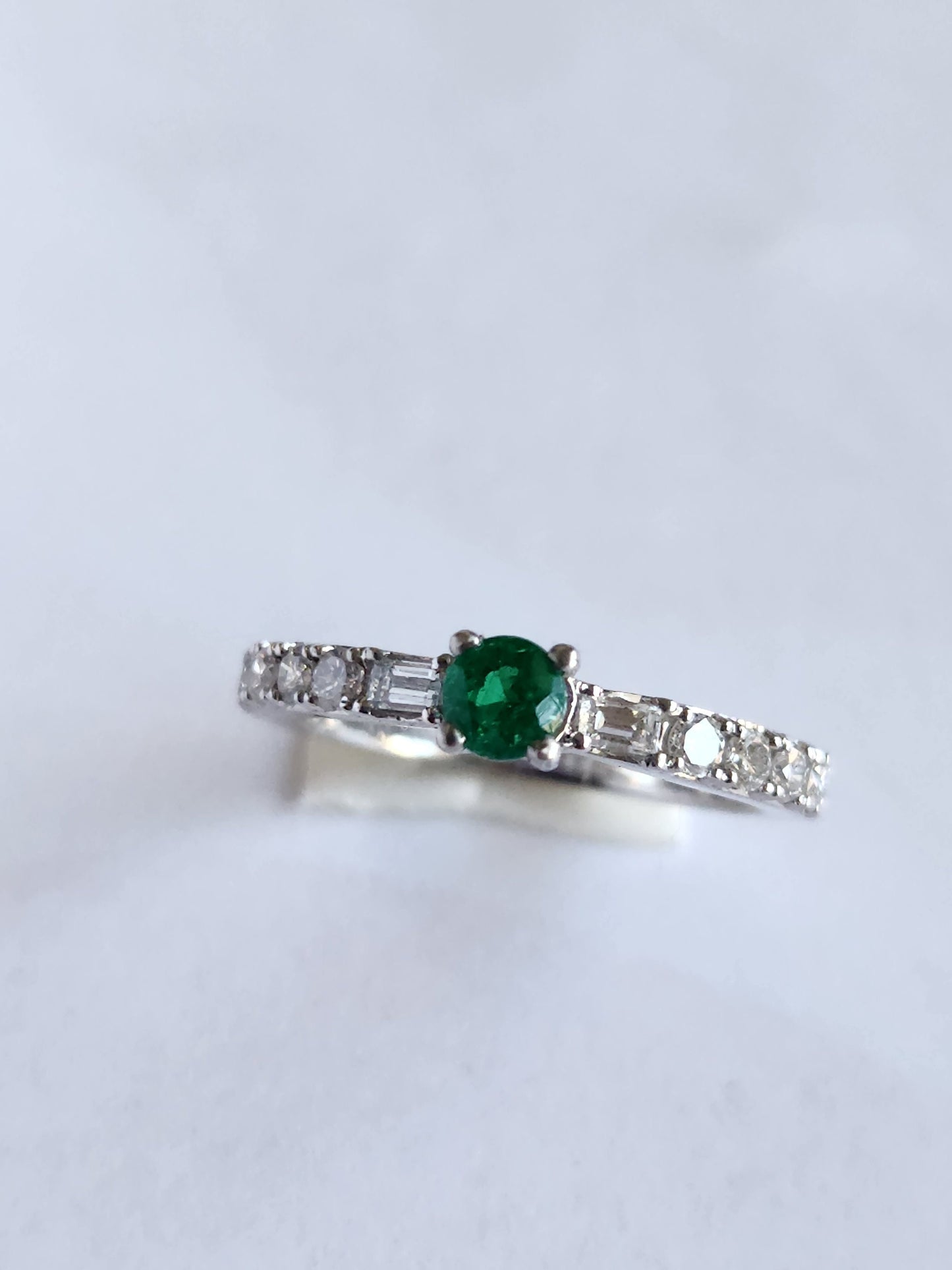 Exquisite 18K Platinum Emerald & Diamond Ring – Handmade Luxury Jewelry, Colombian May Birthstone, Vivid Green Elegance for Special Gifts