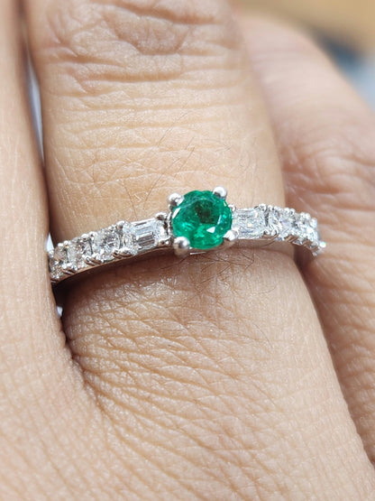 Exquisite 18K Platinum Emerald & Diamond Ring – Handmade Luxury Jewelry, Colombian May Birthstone, Vivid Green Elegance for Special Gifts