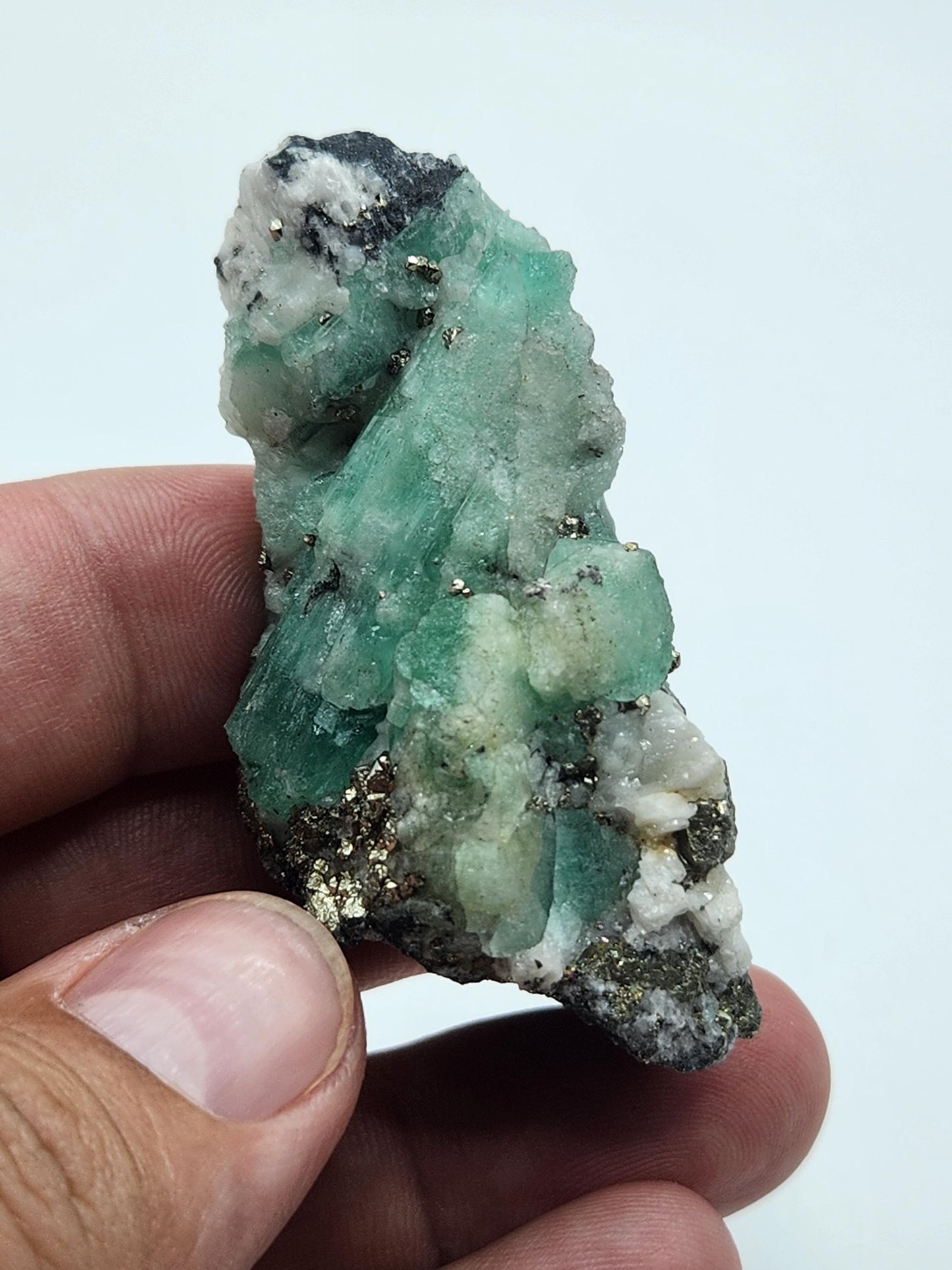 Especimen Esmeralda Colombiano, Muzo, Cuarzo, Macla, Calcita, Pirita, Natural, Ganga Esmeralda, Cristal Esmeralda, Colombia