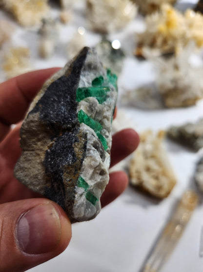 Especimen Esmeraldas Colombianas, Muzo, Cuarzo, Macla, Pirita, Natural, Ganga Esmeralda, Cristales Esmeralda, Colombia
