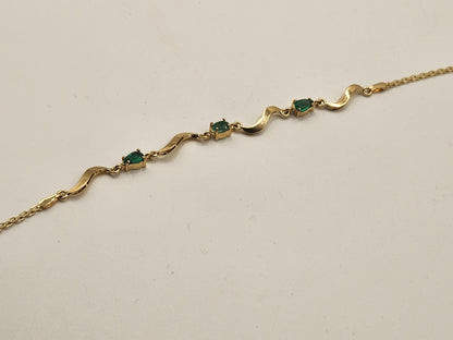Handmade Colombian Emerald Bracelet, yellow gold 18kt, Unique Artisan Jewelry for Elegant Gifts, may birthstone, natural emerald, love green