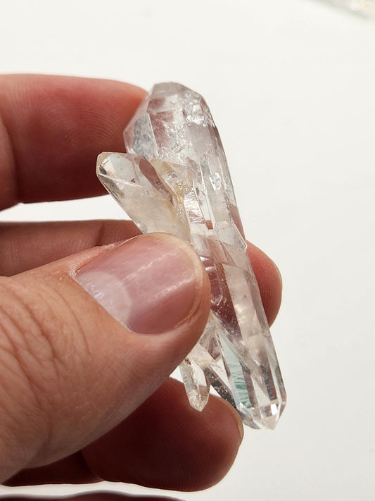 Cuarzo Lemuriano, procedente de la mina "LA BELLEZA", en Colombia, su energía es ideal para una mejor meditación, limpieza del aura, cristal
