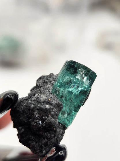 Cristal Natural de Esmeralda en bruto, extraído de las minas de Muzo, pieza de Coleccion, Cristal de Muzo, Macla, Terminaciones Completas