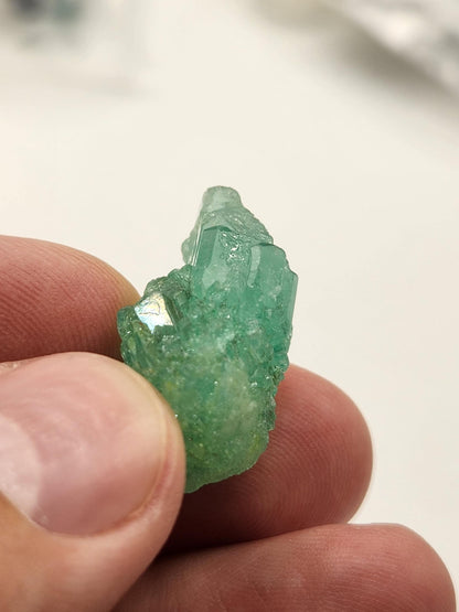 Cristal Natural de Esmeralda en bruto, extraído de las minas de Muzo, pieza de Coleccion, Cristal de Muzo, Macla, Terminaciones Completas